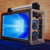 Modder monta PC mini-ITX com tela no gabinete