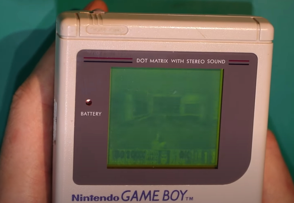 Game Boy rodando Doom