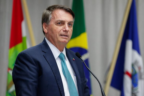 Com decreto, Bolsonaro reduz pela 3ª vez imposto de videogames