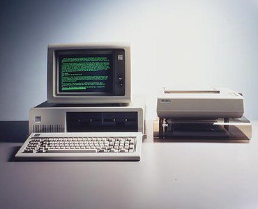 Imagens do primeiro computador pessoal da IBM