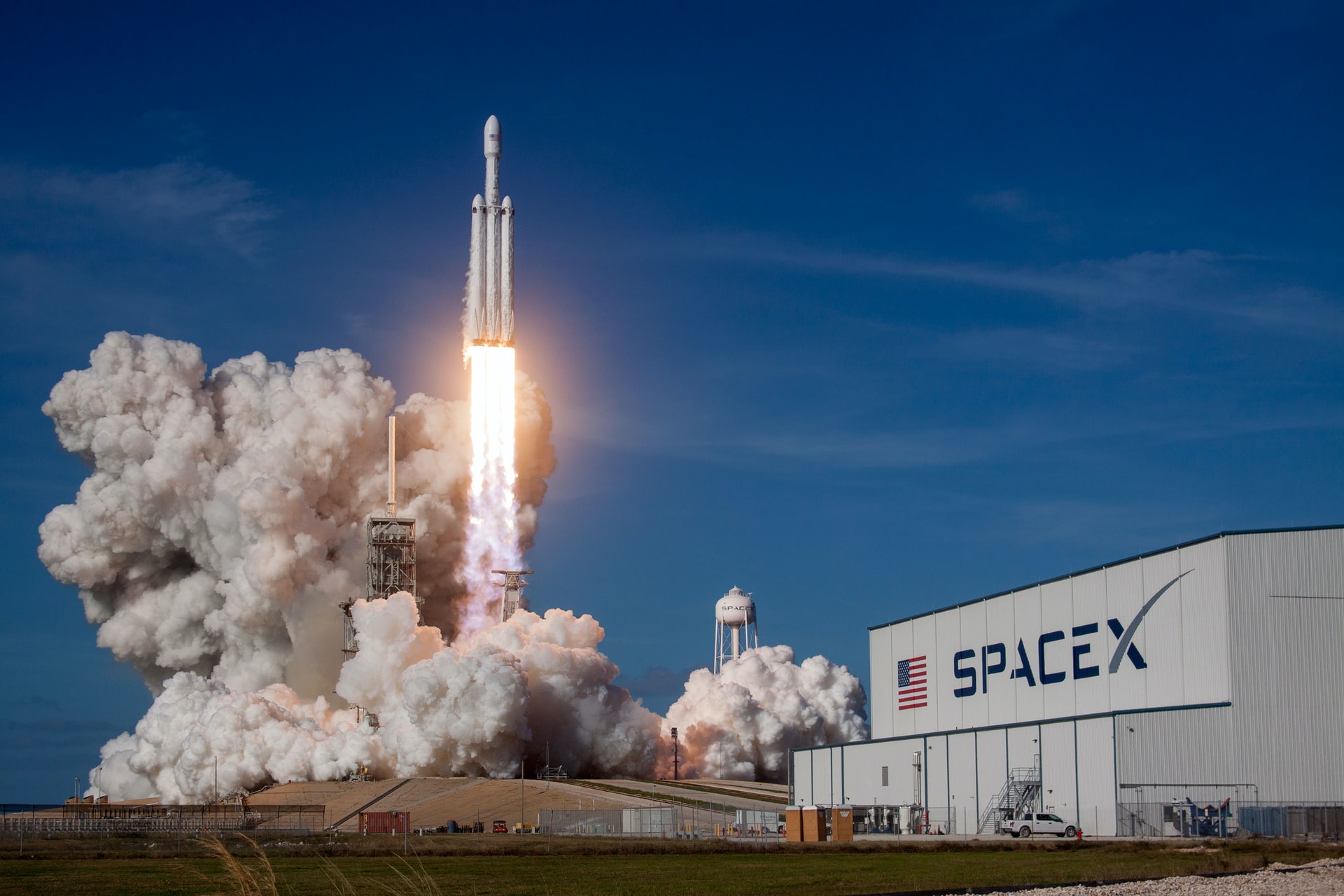 SpaceX terá 1ª missão civil na quarta (15), mas ainda depende do clima