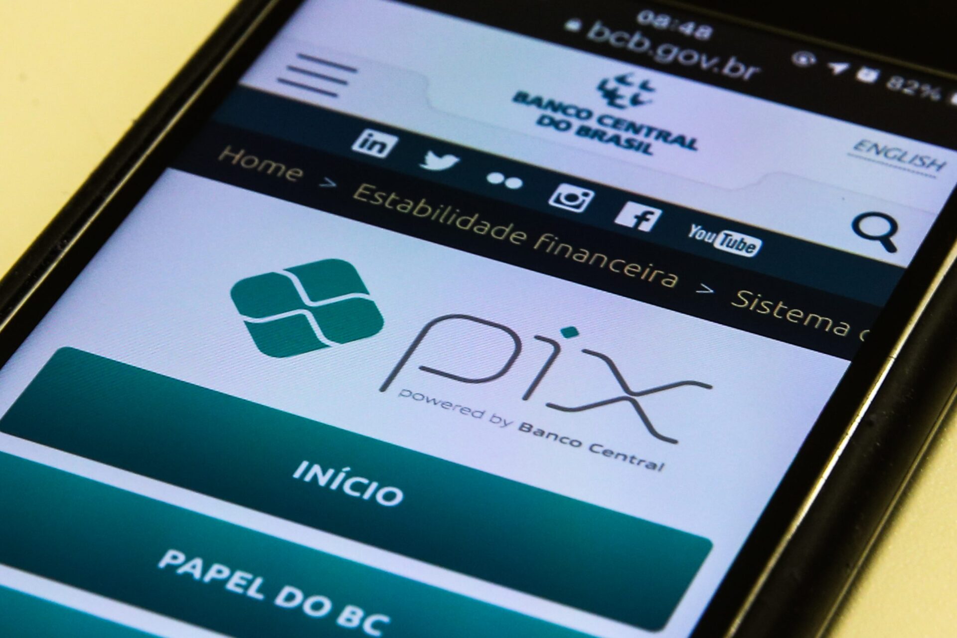 Imagem do app Pix aberto em smartphone