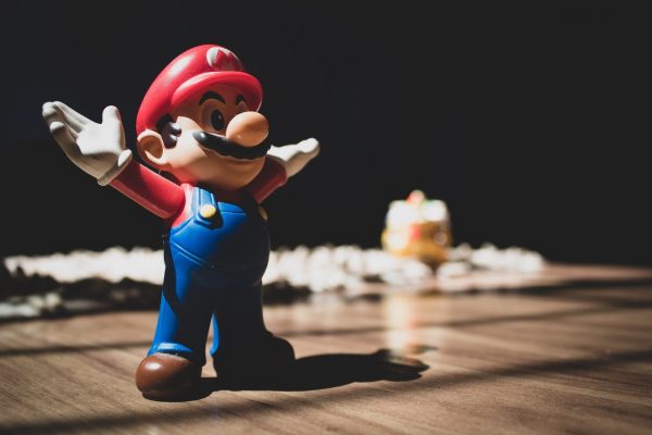 Foto de colecionável do Super Mario, da Nintendo