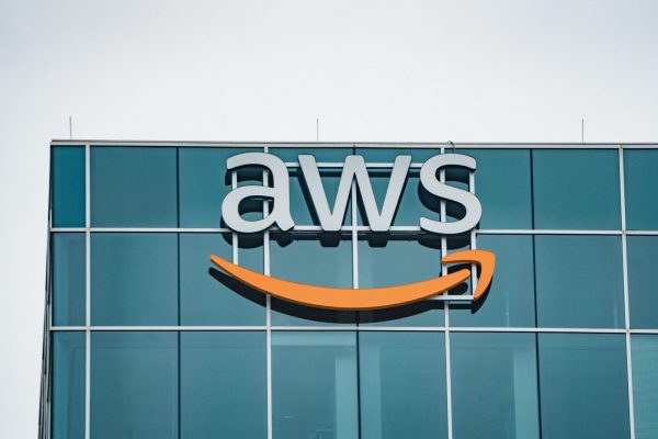 Fachada Amazon Web Services - AWS