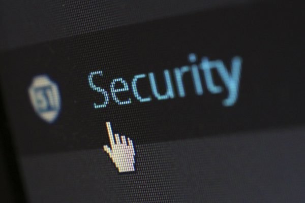 Empresas brasileiras devem aumentar gastos em cibersegurança em 2022