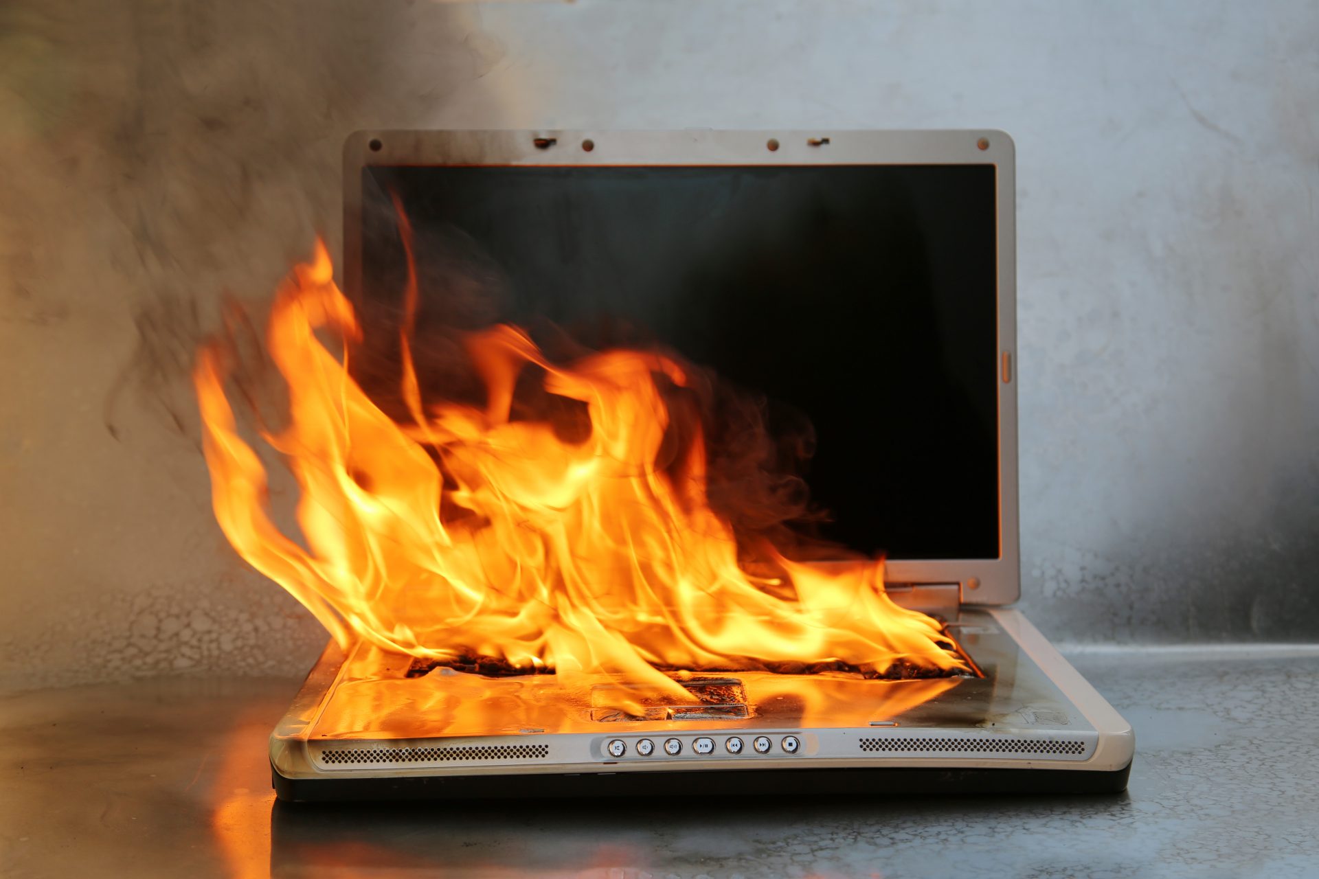 notebook pegando fogo - internet lenta