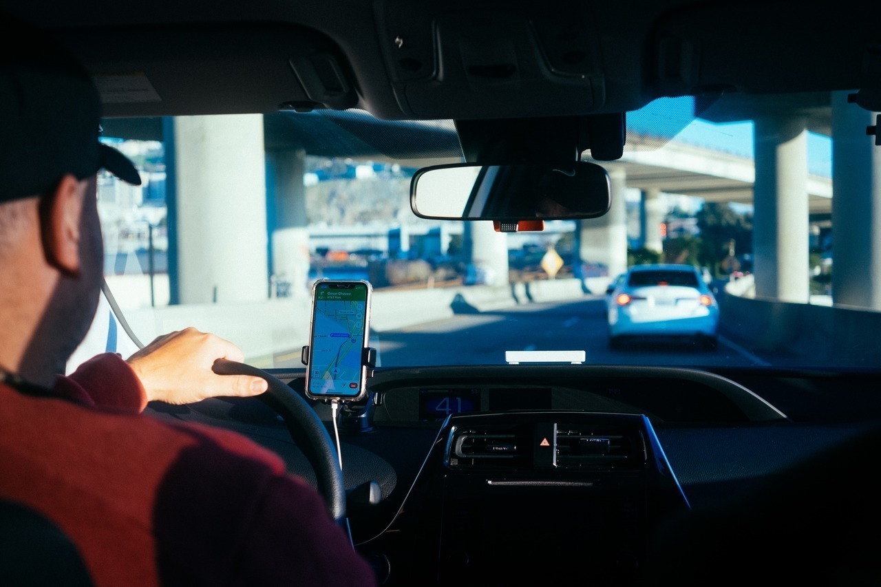 Novo app de transporte para rivalizar com Uber e 99
