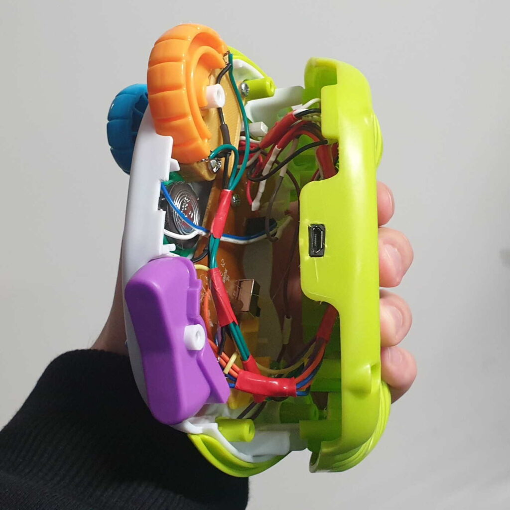 Arduino montado em brinquedo para ser usado em Elden Ring