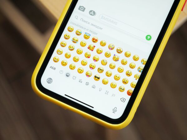 Emojis reação WhatsApp