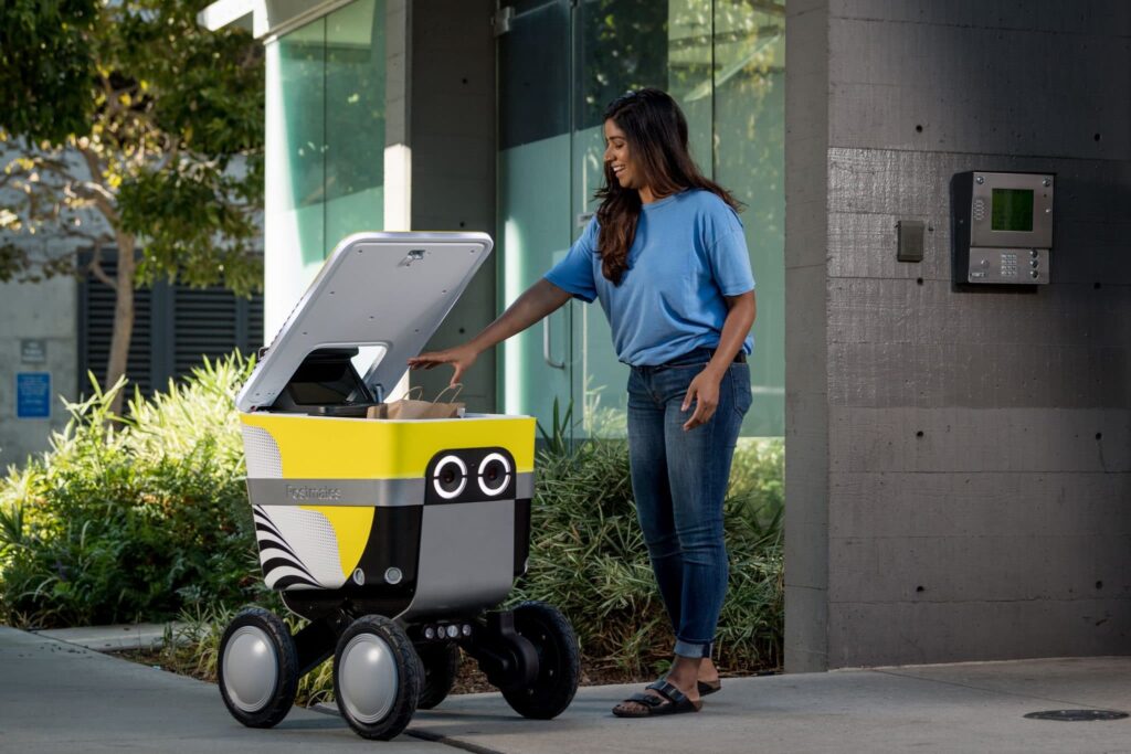 Serve Robotics, braço de entregas autônomas da Uber, passa a fazer delivery sob a marca Uber Eats na Califórnia
