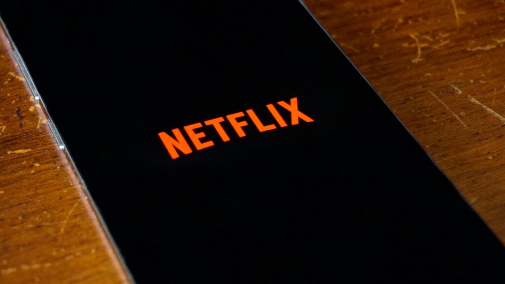 Netflix: plano com anúncios não permitirá downloads