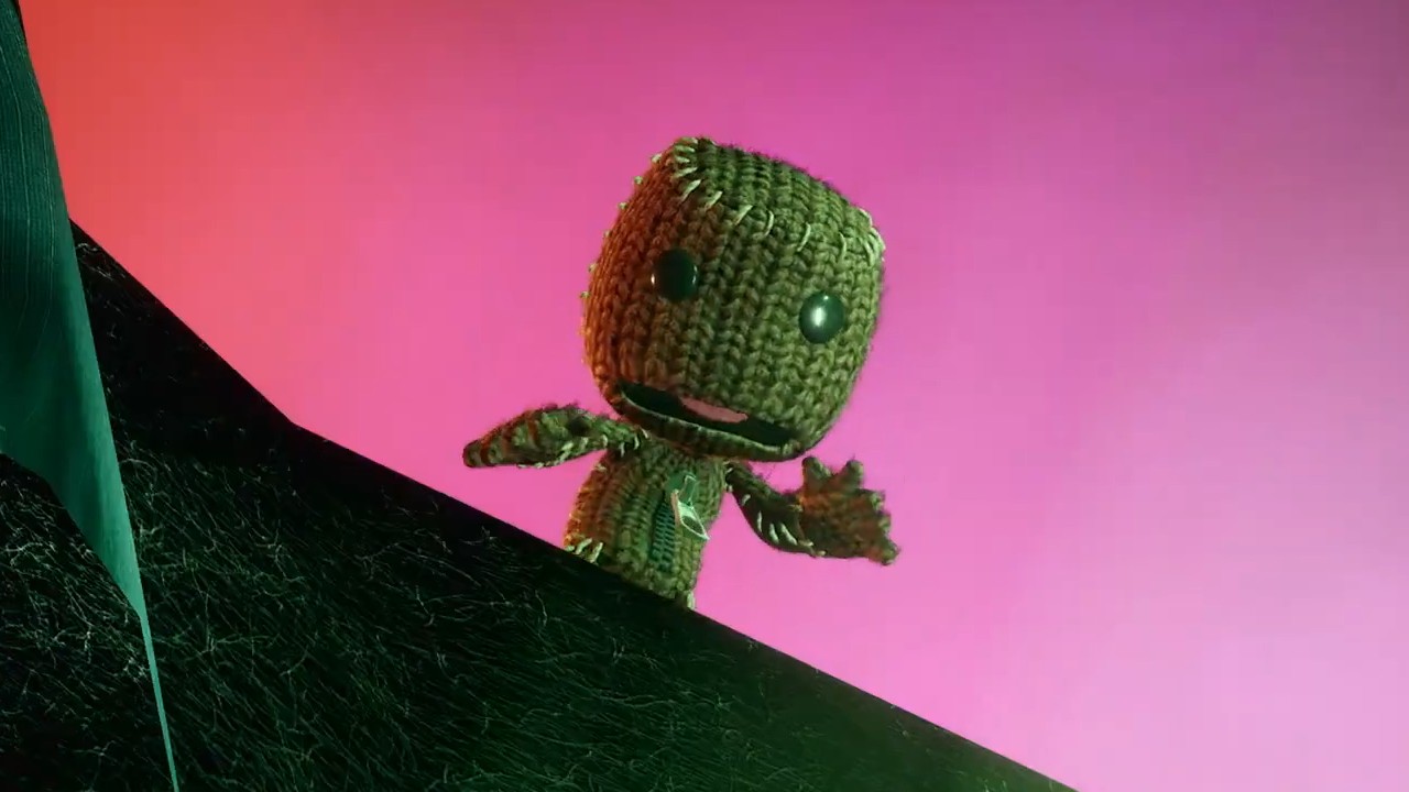 Captura de imagem mostra o personagem Sackboy, protagonista de LittleBigPlanet
