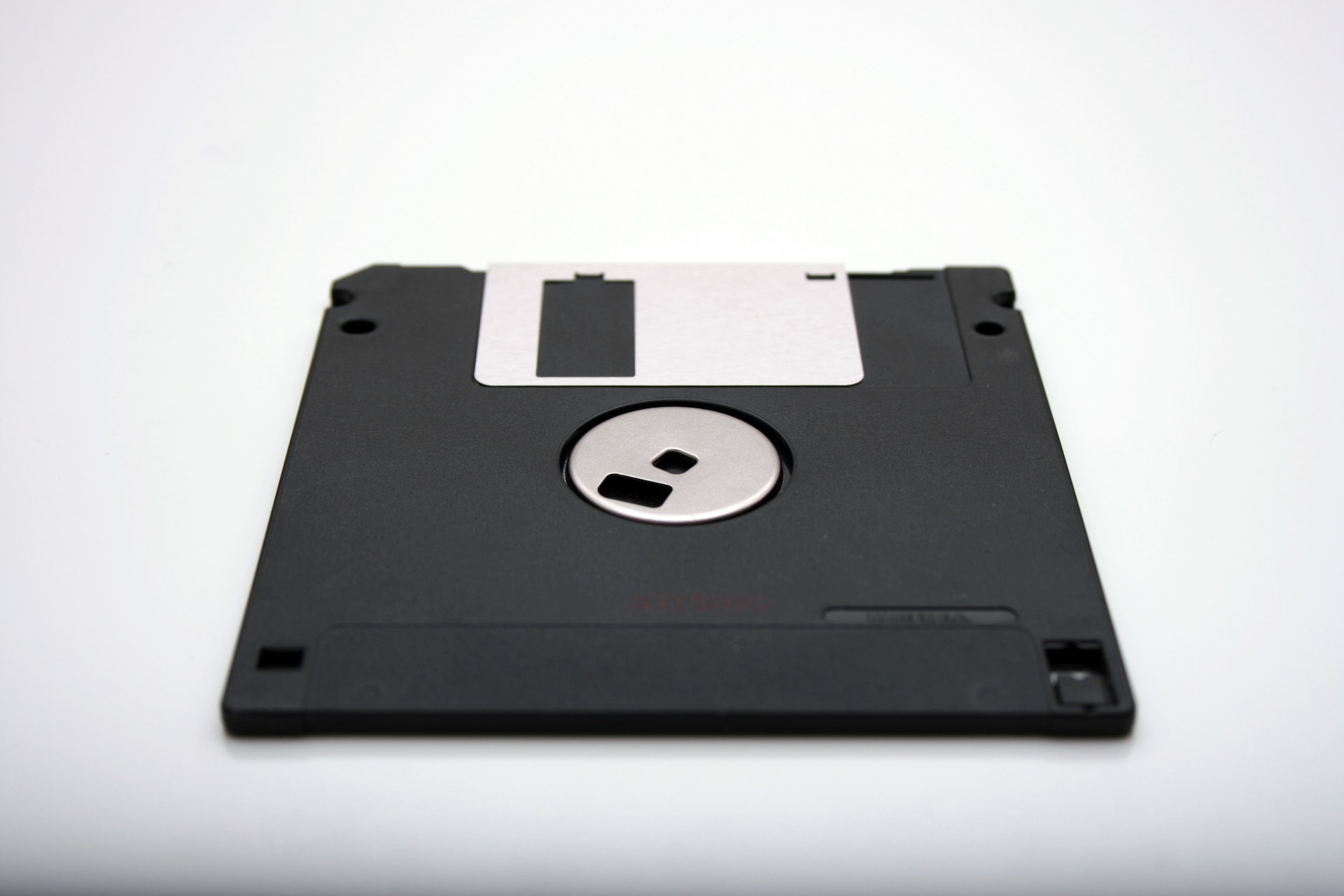 Japão está pronto para abandonar disquetes e CD-ROMs