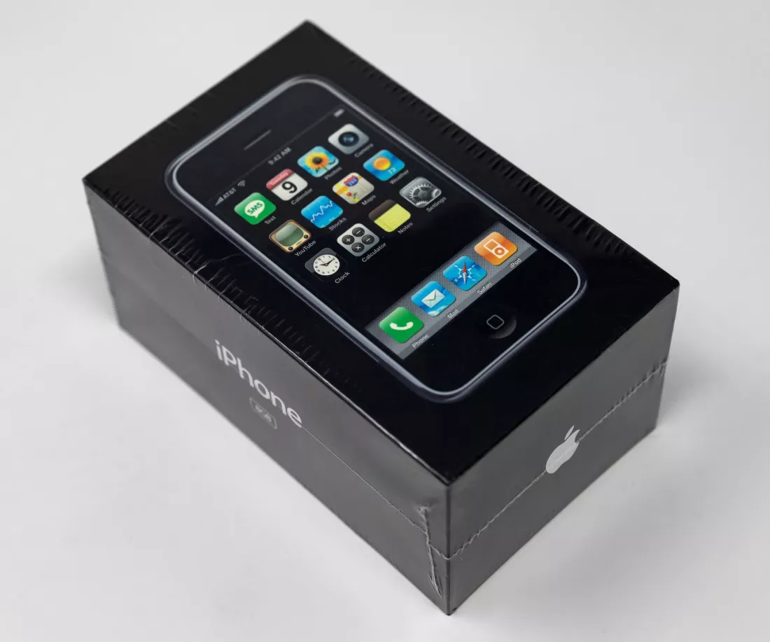 iPhone primeira geração é vendido em leilão por mais de R$ 200 mil
