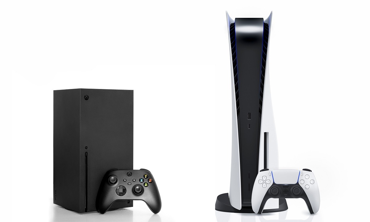 Imagem mostra o PlayStation 5 e o Xbox Series X lado a lado: rumores indicam que ambos os aparelhos devem ganhar novas versões
