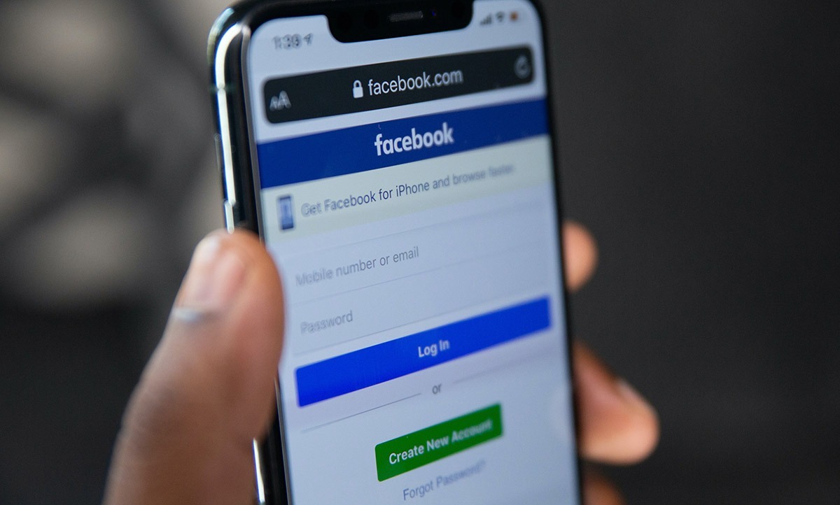 Facebook causa danos à saúde mental, comprova estudo