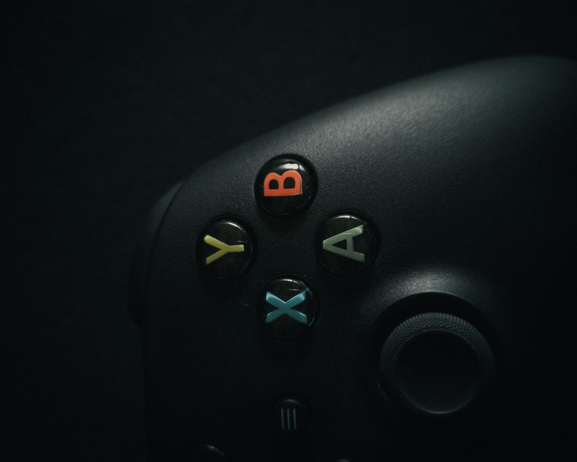 Imagem mostra parte do controle do Xbox One, em matéria que fala sobre o crescimento do mercado de jogos