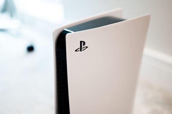 Rumor aponta que versão enxuta do Ps5 - um "PlayStation 5 Slim" - deve ser lançada até o terceiro trimestre de 2023