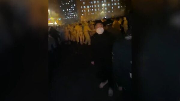 Captura mostra protesto violento acontecendo na Foxconn, fábrica do iPhone