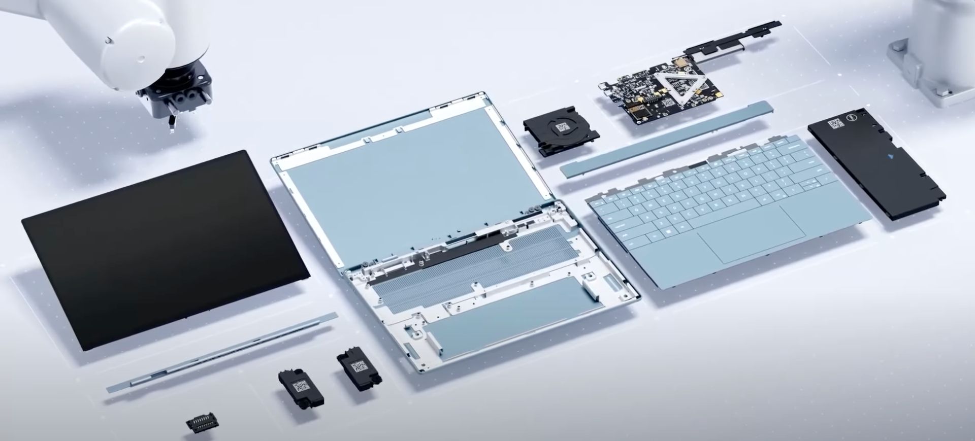Imagem mostra peças de um notebook da Dell desmontado, para demonstrar o conceito de módulos do Concept Luna
