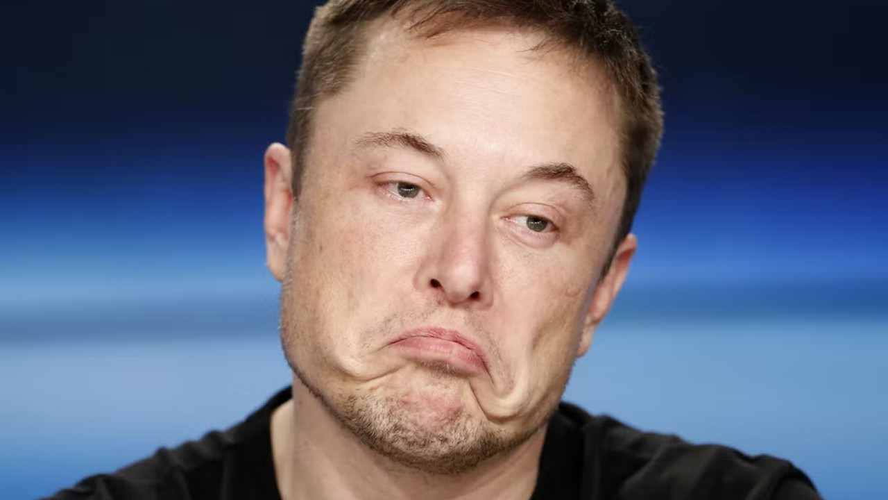 Imagem mostra Elon Musk, CEO do Twitter, "fazendo biquinho"