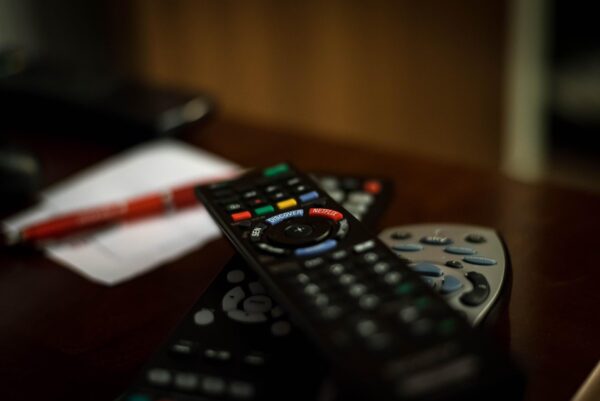 Anatel determina desligamento de apatelho TV Box no Brasil (1)