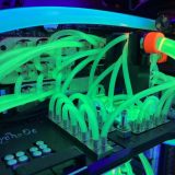 PC Gamer fluorescente leva iluminação a outro nível de estilo