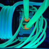 PC Gamer fluorescente leva iluminação a outro nível de estilo