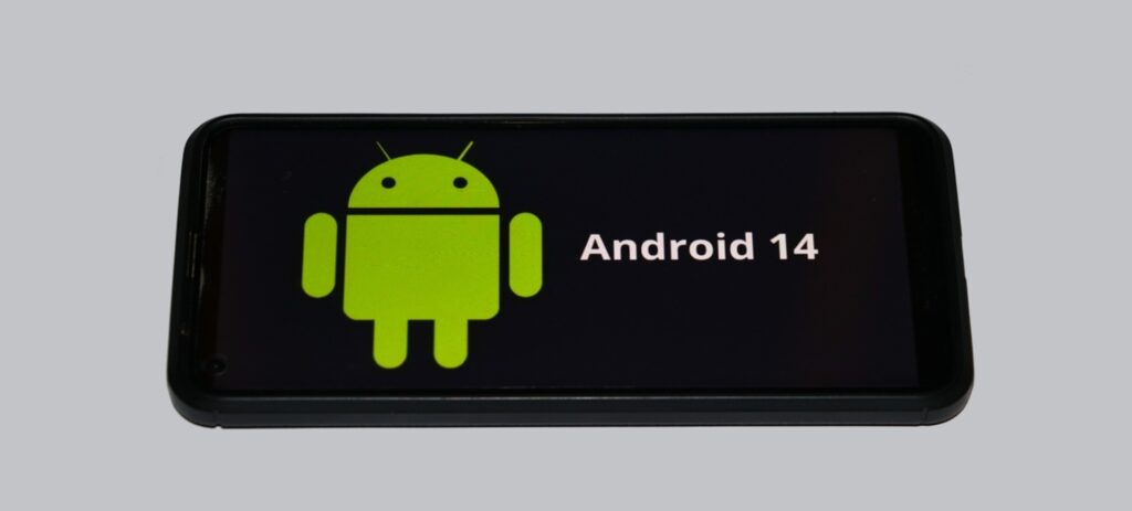 Tela de smartphone mostra o robô do Android e ao lado é possível ler Android 14, o sistema operacional do Google que deve ser apresentado durante o Google I/O 2023