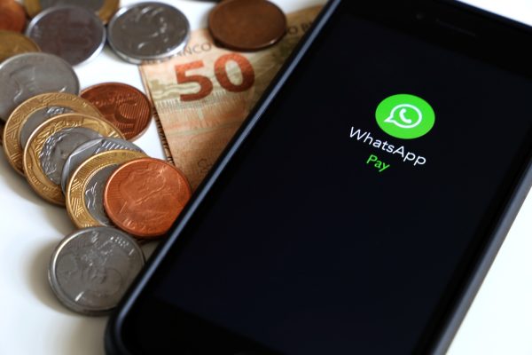 Ilustração de pagamentos com WhatsApp