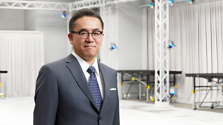 Imagem mostra o atual presidente da Square Enix, Yosuke Matsuda