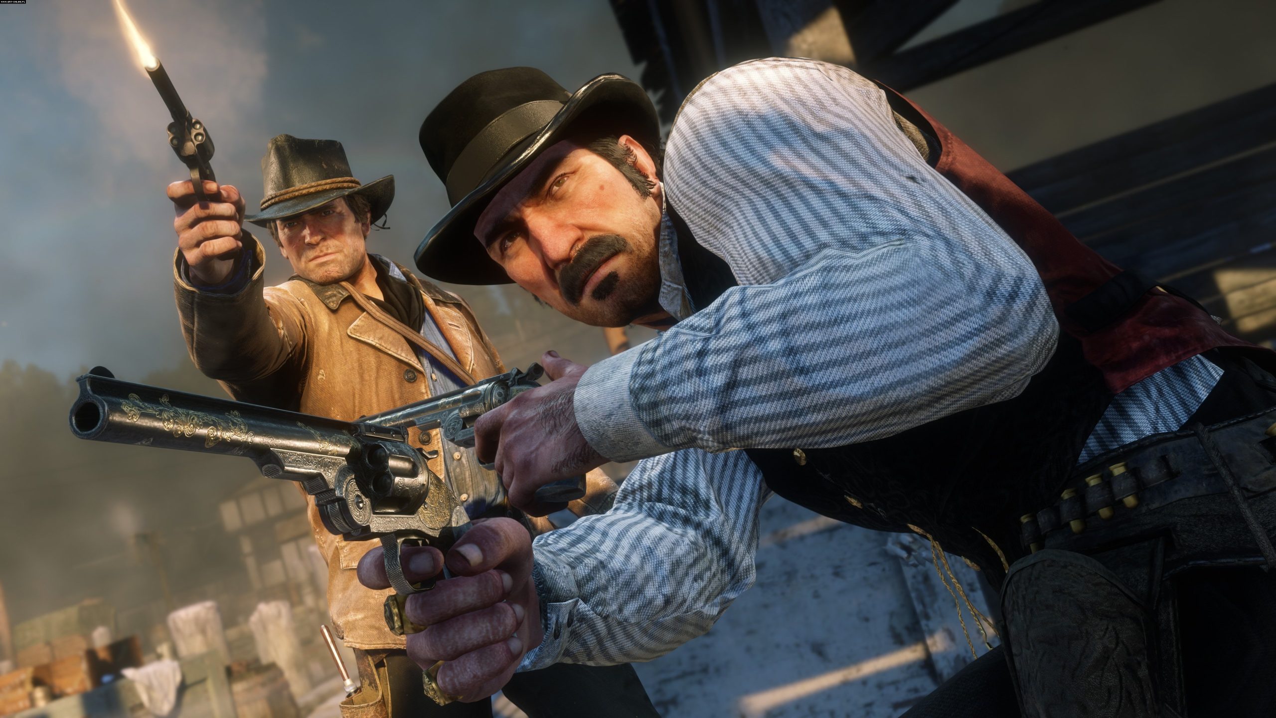 Imagem mostra cena de divulgação de Red Dead Redemption 2, com os personagens Arthur Morgan e Dutch van der Linde disparando suas pistolas