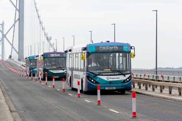 Reino Unido lançará primeiro serviço de ônibus sem motorista