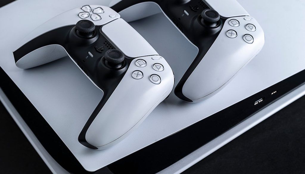 PlayStation 5 derreteu conectores de controle durante a EVO 2023