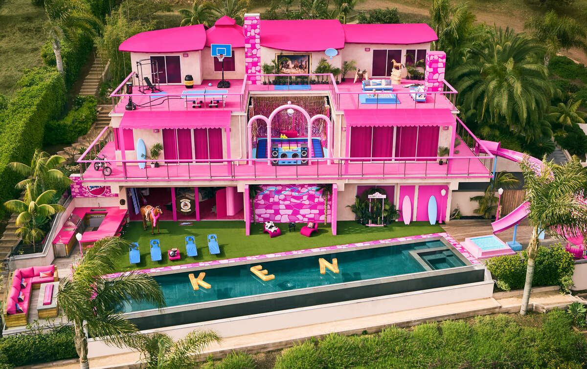 Foto aérea mostra a "Casa da Barbie" em Malibu, na Califórnia