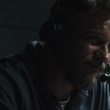 [Crítica] ‘Missão de Sobrevivência’ tenta se estabelecer como thriller, falha e apela para ação genérica
