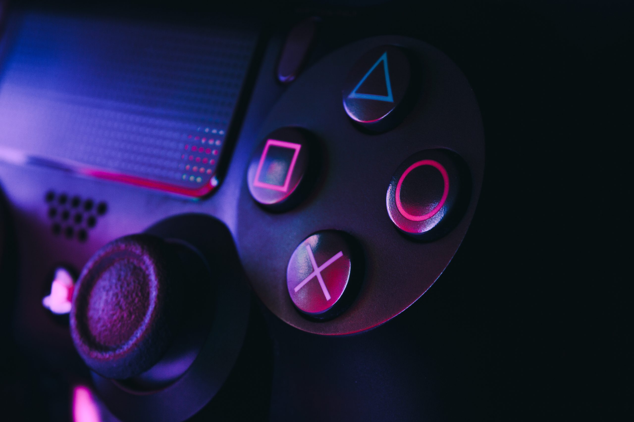 Imagem mostra o DualShock 4, controle do PlayStation 4