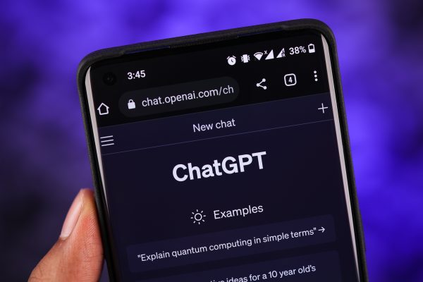 Imagem mostra o ChatGPT em sua interface no smartphone