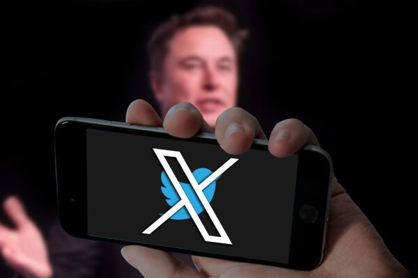 X: Elon Musk trabalha em recursos de streaming de jogos e compras ao vivo para a rede social