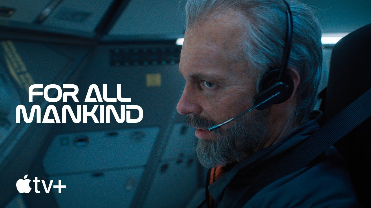 Pôster de divulgação da série For All Mankind que chega à temporada 4 em novembro, pela Apple TV+