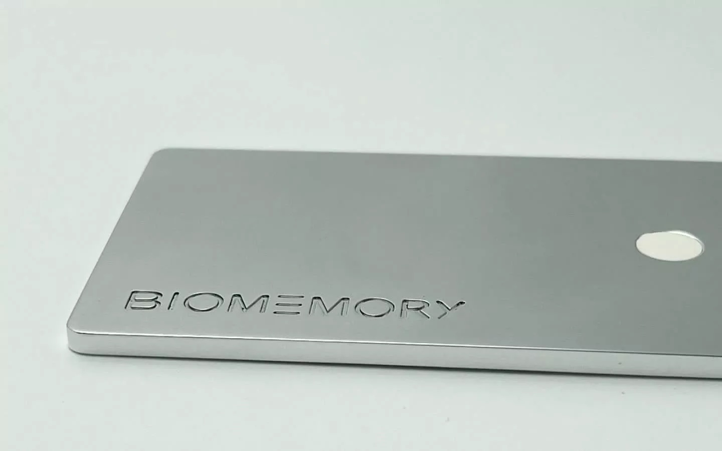 cartão DNA humano, Biomemory