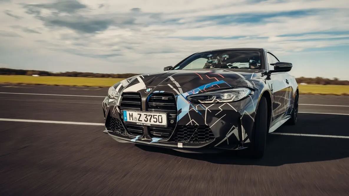 BMW combina realidade mista e pilotagem ‘de verdade’ em experiência inédita