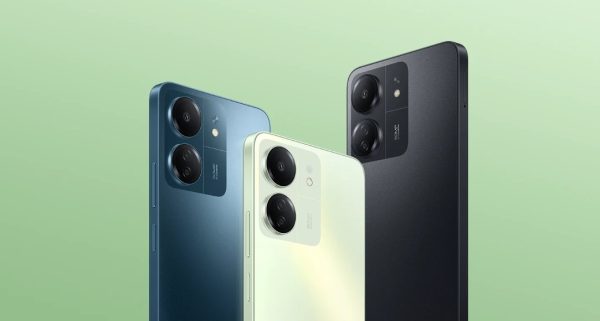 Ilustração em 3D dos aparelhos redmi 13C da Xiaomi nas três cores: azul-marinho, verde trevo e preto noturno (da esquerda para a direita); o smartphone da marca começa a ser vendido no Brasil pelo preço inicial de 1.300 reais