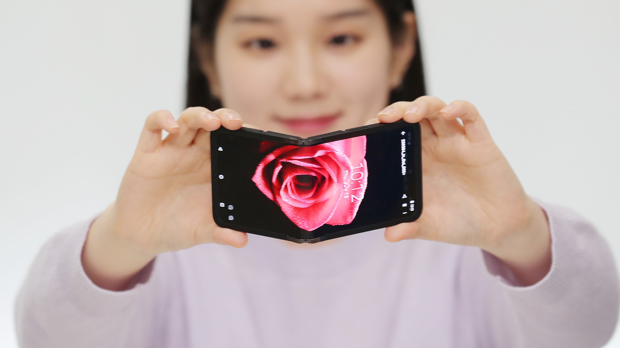 Imagem mostra novos painéis dobráveis OLED da Samsung